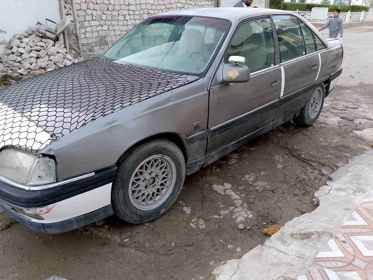 سلام عليكم
سياره للبيع اوبل اوميكا ١٩٩٢ سياره نضيفه محرك وكبر جديد 
السعر :25 وبيها مجال
صاحب السياره (***********)
