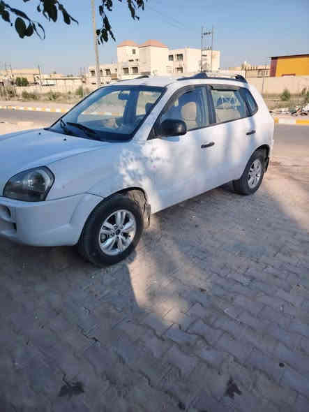 توسان 2010 كفاله عامه من الصبغ والضربه تخم تاير جديد باتري جديد مكينه كير مكفول السعر 130 بيها مجال قليل سياره جديده وحله من الصور رقم ***********
