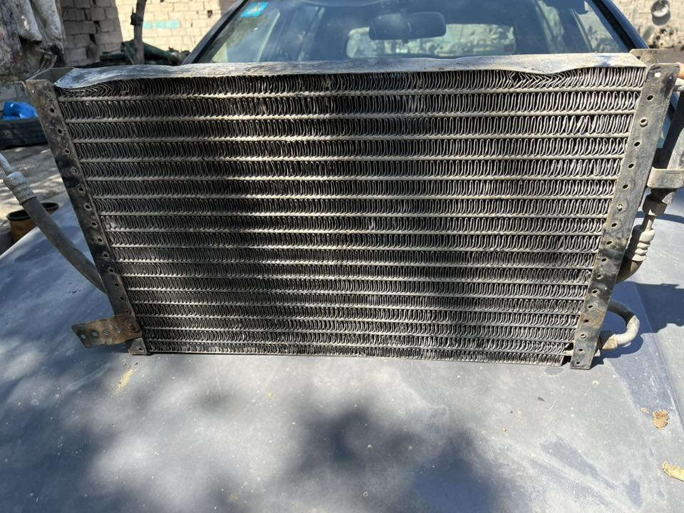 سلام عليكم غراض كولف للبيع أربع أبواب كاملات لون فيراني جاملات اماميه لون فيراني عقل كير شغال كامل معا ضفيره  دعاميات راديتر تبريد حجم كبير معا صوندات كلشي موجود ونضيف ***********
