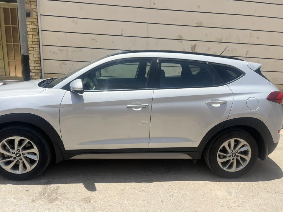 1. السلام عليكم توسان 2017 وارد مكينه2400
2. تبريد قطعتين
3. بنو راما
4. اشاير بالمري
5. شاحن موبايل وياير ليست
6. دفع رباعي
7. حساسات
8. فتحه
9. لايت زنون
10. رقم بغداد مشروع وطني السنويه بأسمي نفاذ 2027
11. مكان السياره العماره متواجد مازنجر واتساب
12. موبايل ***********
