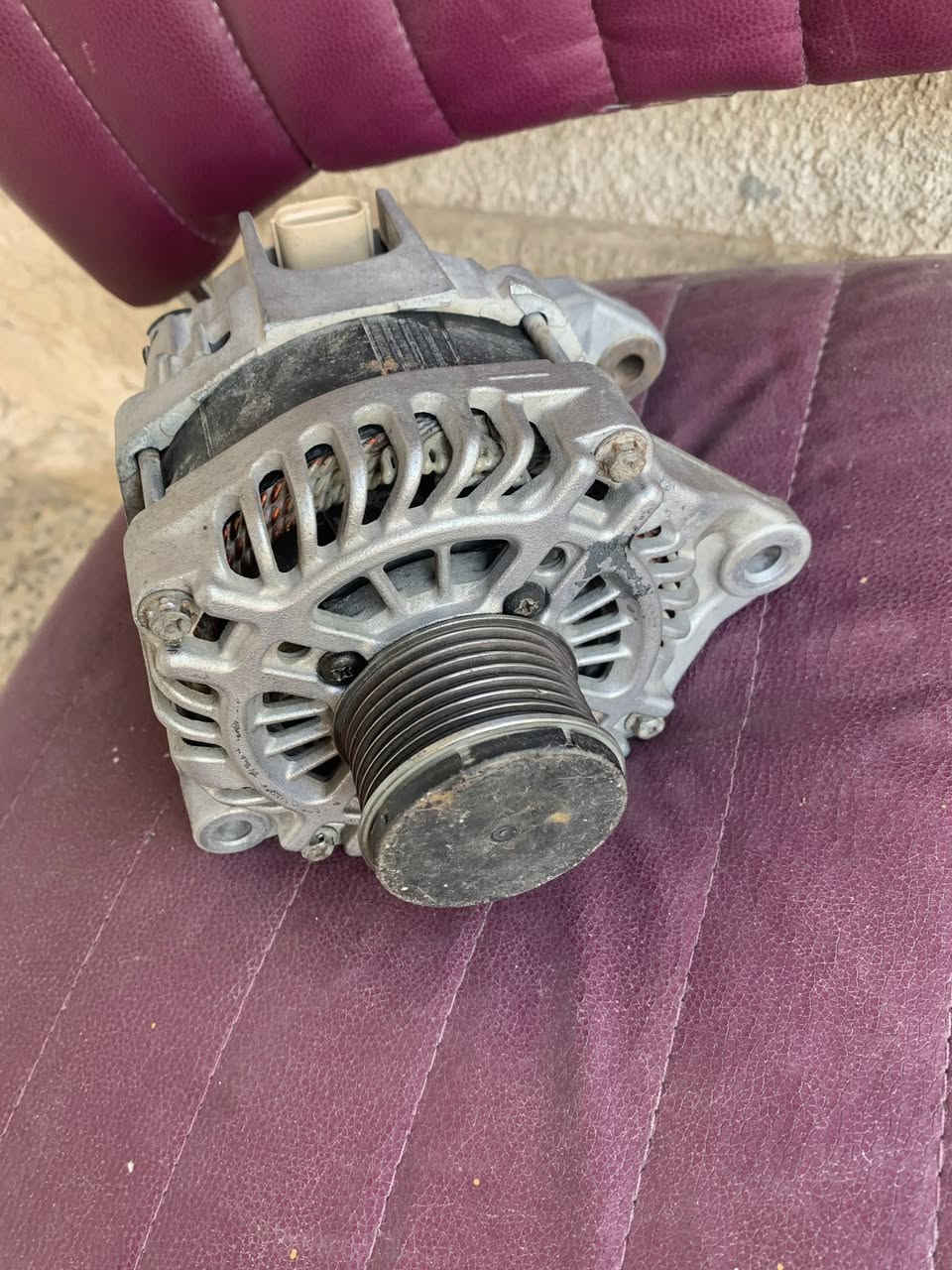 السلام عليكم بنزات نيسان اصليات شركه اخوات الزيرو مثل ماموضحات بالصوره السعر 60 الداينمو سعرهه 60 بس بوبرين بي صوت إذا غير شي ترجع 60 السعر ***********
