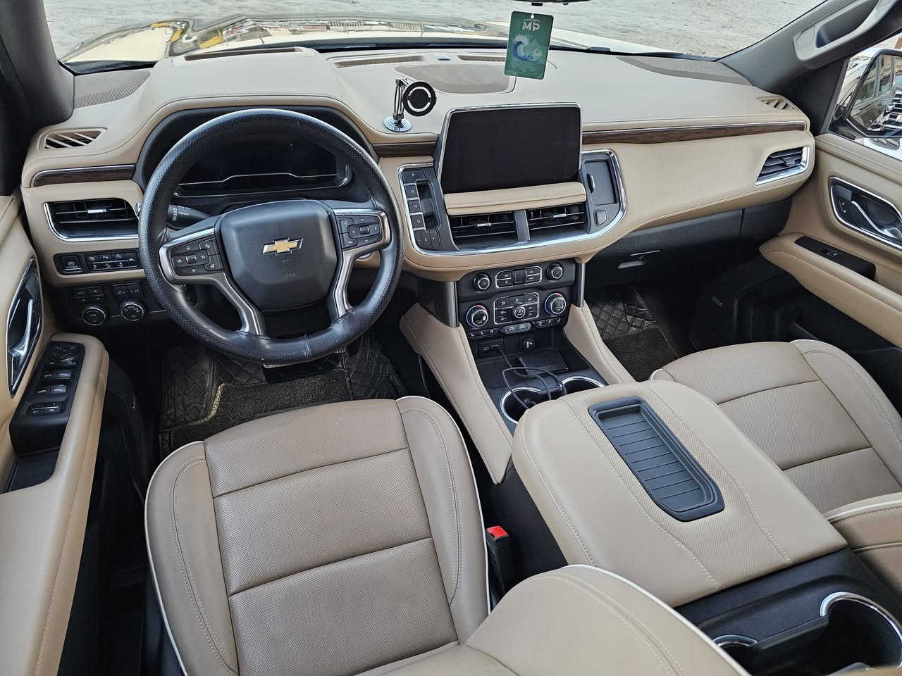 تاهو بريمير  2024 خليجي 
CHEVROLET TAHOE PREMIERكفالة عامة من أي ملاحظات 
مغلفة بالكامل ppf أصلي 
شيفروليت تاهو بريمير
الموديل : 2024 
اللون : أسود
العداد :34 
الرقم :بغداد 
علماً ان السيارة خاضعة لضمان شركة المنصور العراقيه .
حجم المحرك : 5300 Cc
عدد الاسطوانات : 8 اسطوانات ( 8 سلندر )
المواصفات : 
* سقف بانوراما 
* دخول ذكي للسياره 4 أبواب ( بصمه )
* المقاعد كهربائية تدفئة و تبريد
* مقصوره الركاب من الجلد الفاخر + خشب ملكي 
* شاحن وايرلس لاسلكي
* ويل 22 انج
* نظام الرؤيه : 5 كامرات رؤيه شامله ( BIRD VIEW )
* نظام التعليق مستقل
* كشنات ميموري خزن
* نظام الصوت BOSE سماعات عدد 10
* دوسات كهرباء + اناره LED
* نظام سحب مقطوره تحكم كامل 
+كامرة لرؤية المطوره
* نظام جكات
🦅معرض ألظلال المركزي 🦅

اي استفسار عن طريق الاتصال فقط غير متواجد ع الانترنت

واسط الصويرة شارع المعارض الرئيسي 

***********    واتساب

***********    واتساب
