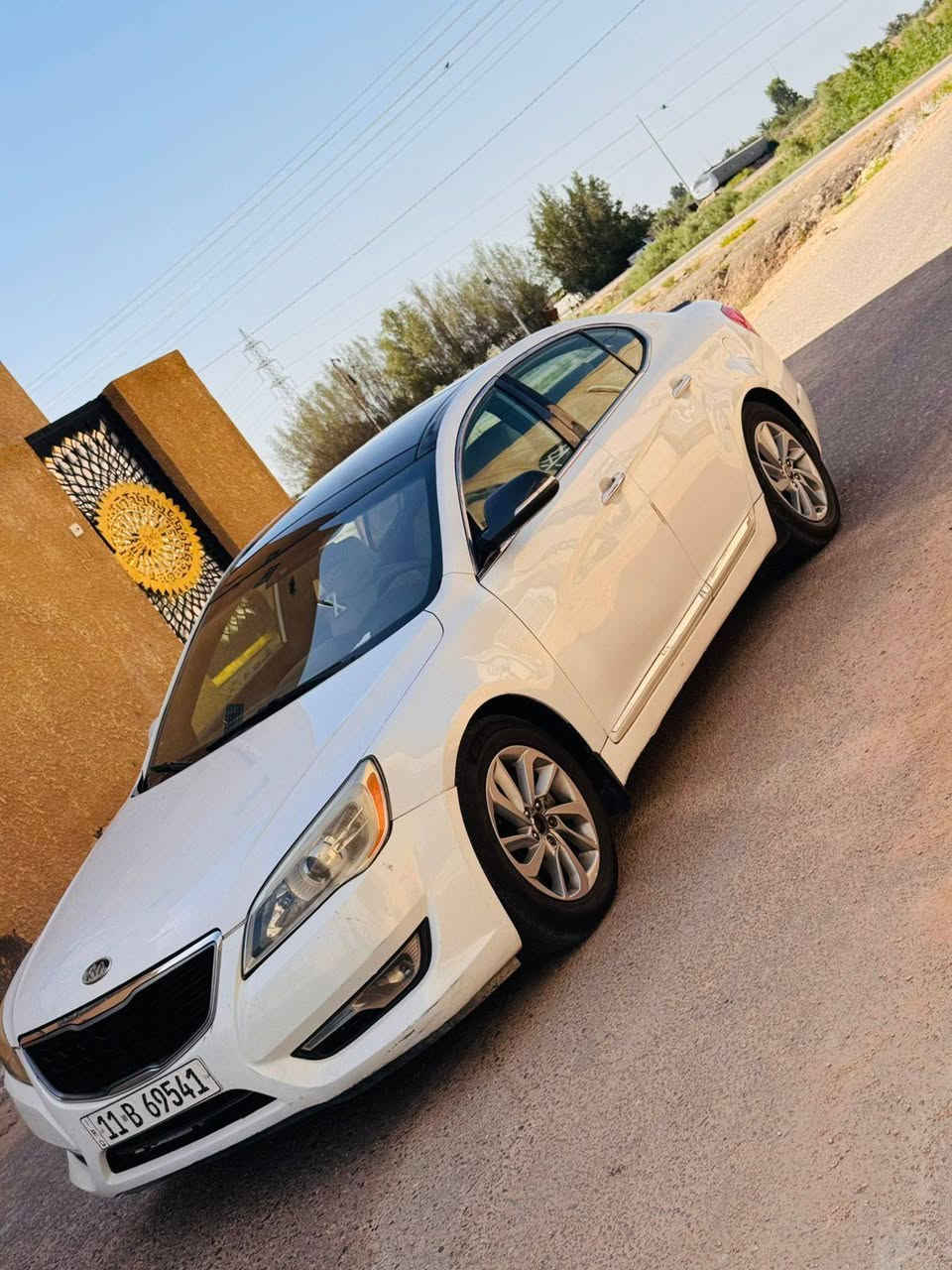 سلام عليكم
كيا كادنزا 2011 خليجي فول مواصفات 1 عله1 لمتدد 

السعر 80 بيه مجال الشراي ويدلل مال جناي سيارة 

تبريد شغال بصمه بني راما كراسي كهرباء جيهتن 

سياره غني عن التعريف شنو بالك مواصفات بيه 

كير محرك حداديه مكفولات تخم تاير جديد سيارة جاهزة 

رقم بغداد انكليزي تحويل ثاني يوم مشروع وطني 

بيه مكانات صبغ بدون دواخل بدون كلشي 

مكاني بابل ***********
