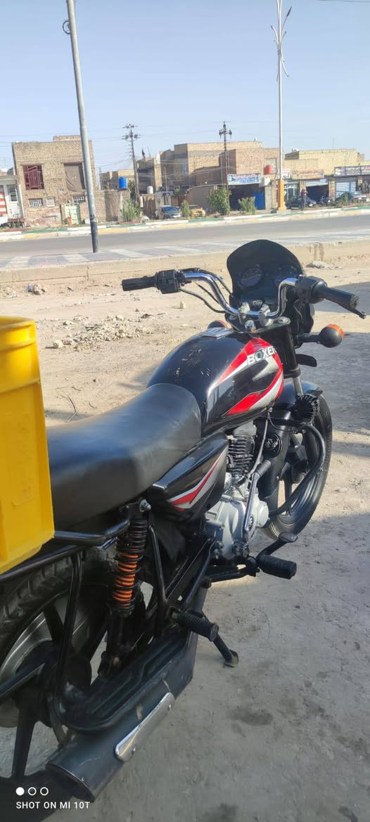 دراجه بوكسر كلاسك .. موديل 22 
اوراق اصولي بوجهك على الترقيم
دراجه جاهزه كهربائية كله شغاله
بيه خيط تبخير... مكاني بالشطره 
السعر مليون و150وبيه مجال 
للشراي اتصال ***********
متواجد وات ساب بس
