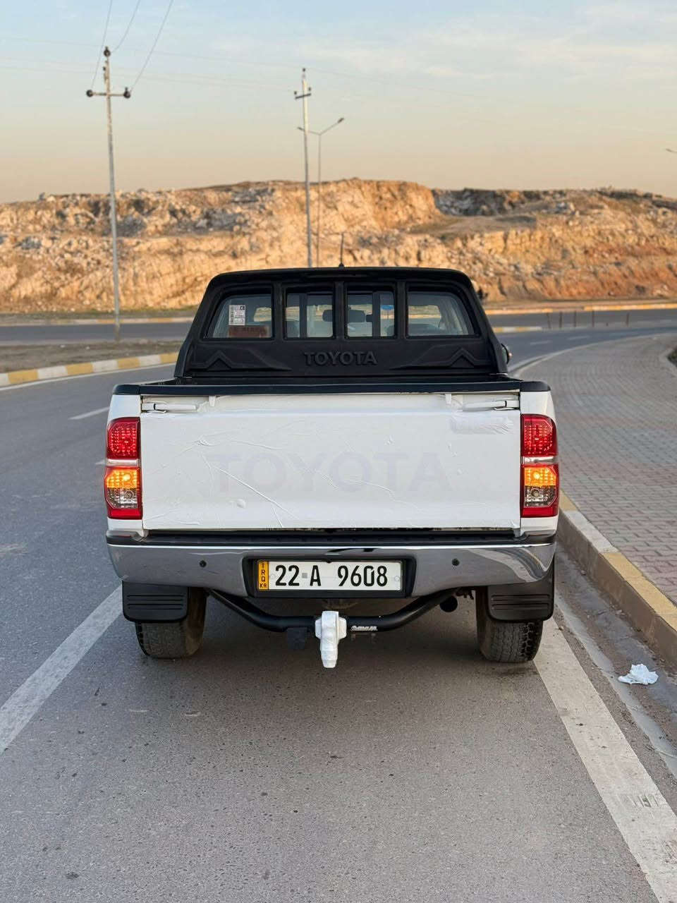 سلام علیکم 
تویوتا هیلوکس
مودیل 2014
سعودي درجه 1 
بطل 
ابيض ثلجي
فوول مواصفات 
كير اوتوماتيك 
دبل اكسل
حساس امامي خلفي
داخل صاج
كاميرا
تحكم ستيرن
مراية كهربائية 
ويل كروم
هوك
بلاجكتور
جام خلفي سكة
سيارة بدون صبغ 
بي مكان تعديل بارد
مكان كارت صغير
يعني بي مكانين فقط
سيارة بدون صبغ بدون حادث
سيارة حيل حلو علي وضع شريكة
رقم سنوية  كلة جديد لحد 2028
رقم رباعي 
كير محرك تبريد صدر اكسل كهربائيات تحويل غرامة وكالة كلة بشرط
سيارة ربع دينار مابي مصرف
محرك مامفتوح بشرط 
بدون صوت بخار
سعر 224
***********
*********** بی واتس اب 
مكان كركوك كركوك, العراق
