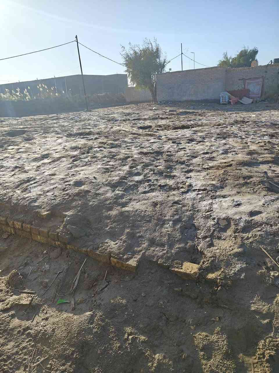 سلام عليكم
قطعه ارض لبيع مع بتلو 
المساحه 600 متر اشكد تريد نبيعلك  بلخدمه 
مكان القطعه فرعيه  السعر 35وبيها مجال 
 القطعه فى  منطقه الشوفه الزيراج  شارع المدراس 
متوفره كافت الخدمات  كهرباء ماي  
للستفسار هاذه الرقم وهم موجود واتساب ***********
