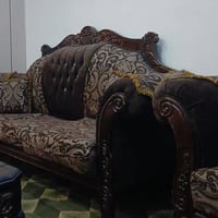 طقم كنب • سبع مقاعد • بحالة ممتازة
