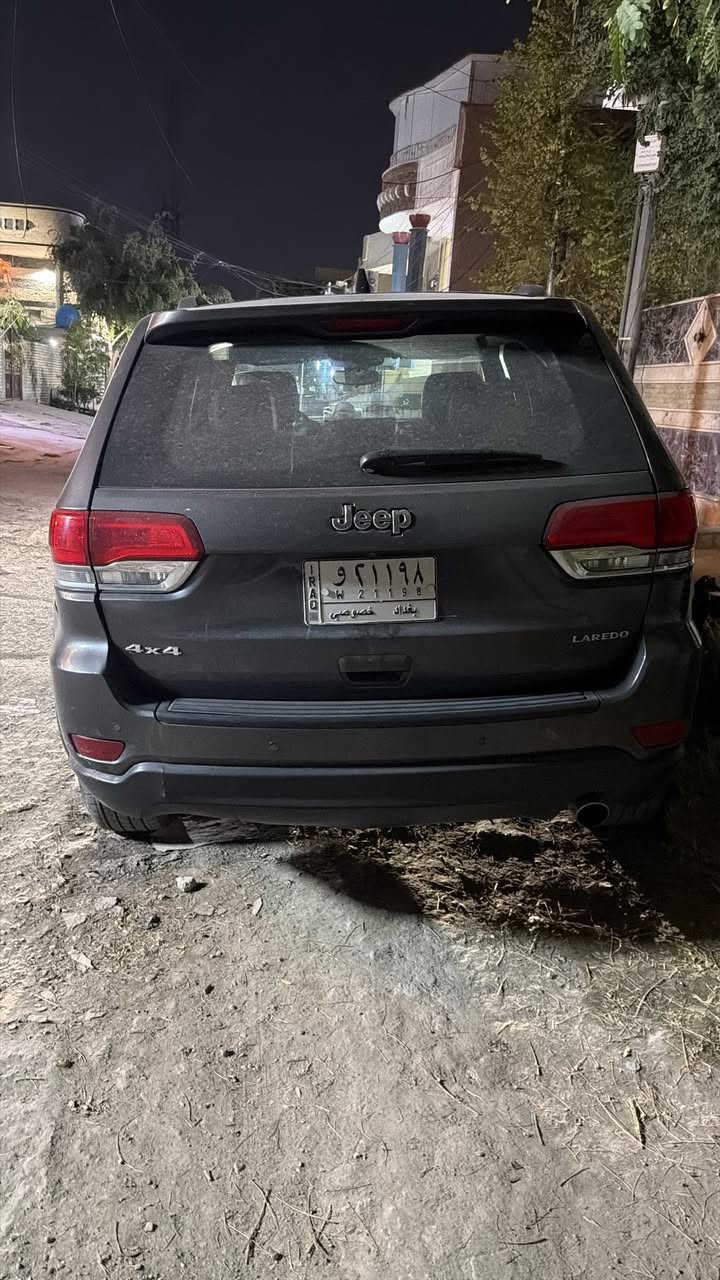 جيب لاريدو 2017 وارد امريكي
السياره حره حاليا 

ضربتهه خفيفه بأمريكا 

وبيها بارد بباب الصدر السياره ماشيه 110 km

بصمه كشن كهربائي 

شاشه جبيره 

كير محرك مكفول
***********
