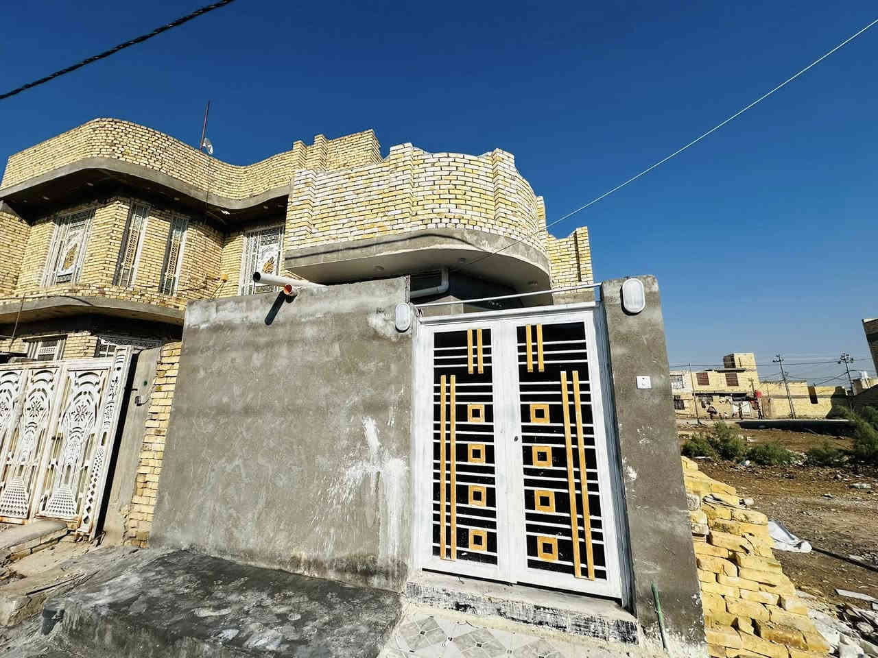 للبيع دار سكن طابو صرف

📍 الموقع: حي الصحة
📐 المساحة: 100 م²
🏗 البناء: حديث – غير مسكون

تفاصيل الدار:
▪️ غرفة نوم 🛏️
▪️ صالة
▪️ مطبخ
▪️ استقبال
▪️ حمام 🛁
▪️ طارمة

💰 السعر: 88  

📞 للاستفسار:
مكتب الدناني للعقار
📱 ***********

#الدناني_للعقار
