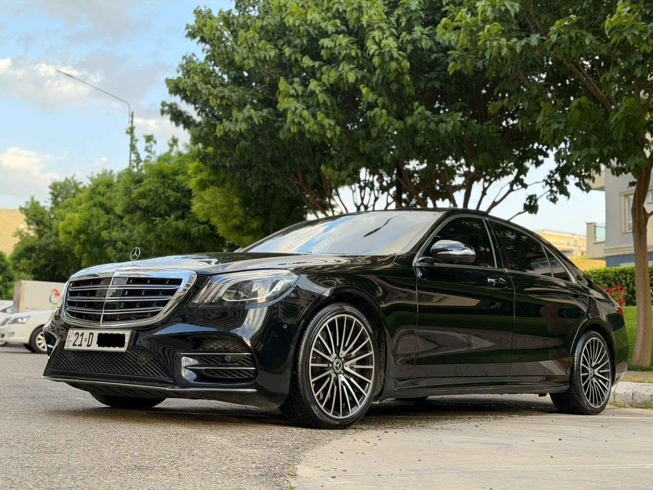 الفخامة الالمانيه بسعر مناسب جدا مارسدس S 550 فووول مواصفات داخل بيج محدثه 21 وارد أمريكي جاملغ خلفي ونص الباب بدون دواخل او ايرباك وبالعراق صار بيه شويه صبغ بالجاملغ الأمامي كير محرك صدر كله بلادي ومابيهم أي نقص صفر مسج رقم وهزه جديد تحويل مباشر مكان السيارة بغداد الكرخ أي استفسار اتصال ع الرقم او وآتس *********** بغداد, العراق
