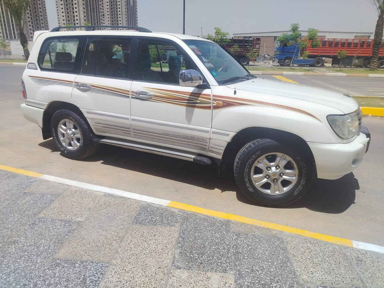 لندكروز ٢٠٠٧بغداد جديد سيارة بسمي بيهه صبغ بس قطعتين على كد الشريط والصور قبل الصبغ موجودة بل منشور جاهزة من كلشي كير مكينه تبريد تخم تاير جديد داخل على وظع البلاد كشنات جدد أرضيةجديدة اريل كهرباء دبل تانكي سيارة نصبتهه كلش حلوة بلاد تري كلش حلو بيع أو مراوس العنوان بغداد حي الجهاد السعر ١٧٥ وبيهه مجال ***********
