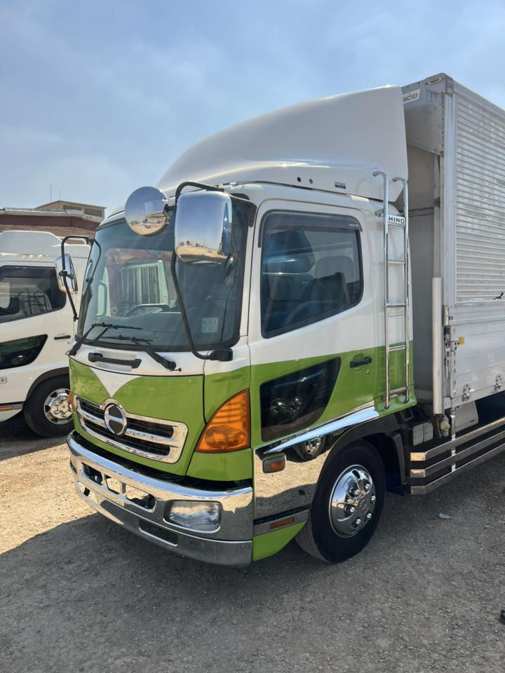 سلام عليكم هينو شيطان  حافظه للبيع موديل 23 رقم بصرة دخول جديد مكينه 6 سوبر طول سته وربع مكفوله العنوان واسط الصويرة ***********
