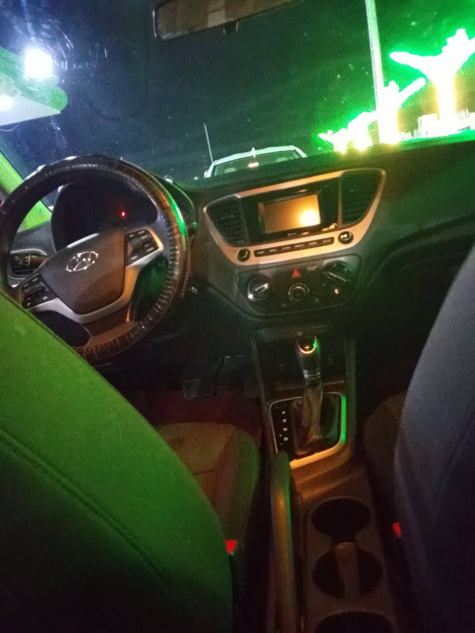 كسنت 2020وارد امريكي سياره جديده معنه الكلمه بيه بابين بس السائق ولوره السايق110وبيه مجال قليل ***********صوير
