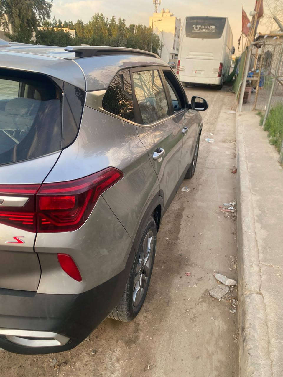 السلام عليكم للبيع كيا سلتوس ٢٠٢١ امريكي بيه جاملغ وبنيد ولسونار بلمنشور السياره مكينه٢٠٠٠دوش المرغوبه  موصفات شاشه ورادارات وحساسات شاشة اعطال لدات نهاريه ماشيه٤٧ الف كير مكينه حداديه  تبريد مكفوله السعر١٢٧ وبيه مجال بصيط للستفسار *********** بغداد الطالبيه
