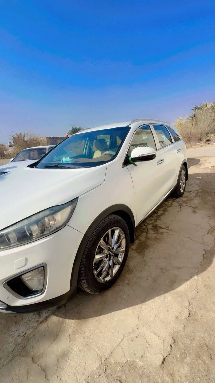 السلام عليكم سورنتو 2016 خليجي  7 راكب 6 سلندر سنويه ل2027 سياره مكفوله للاستفسار ***********
