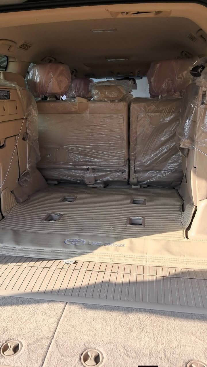 السلام عليكم....
لاندكروز موديل 2014 
مكفولة من الصبغ والظربه 
الاتصال ***********
سياره رقم شمالي
مكاني بغداد
