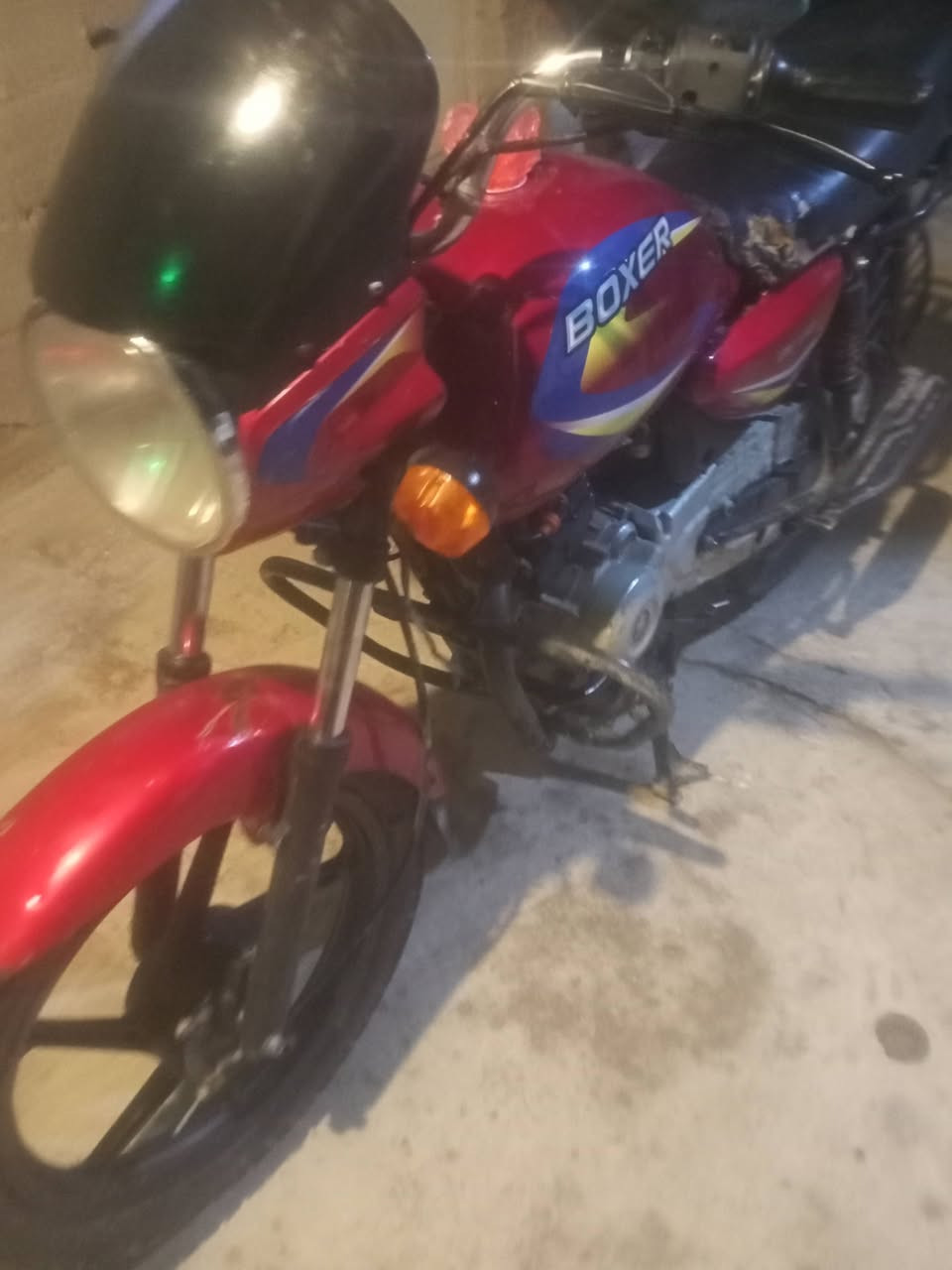 سلام عليكم دراجه بوكسر بيها نوقص وخيط تبخير لسعر 600 وبيها مجال بصيط مكاني بغداد قرب  الفرنسي هاذه رقمي ‏‪***********‬‏
