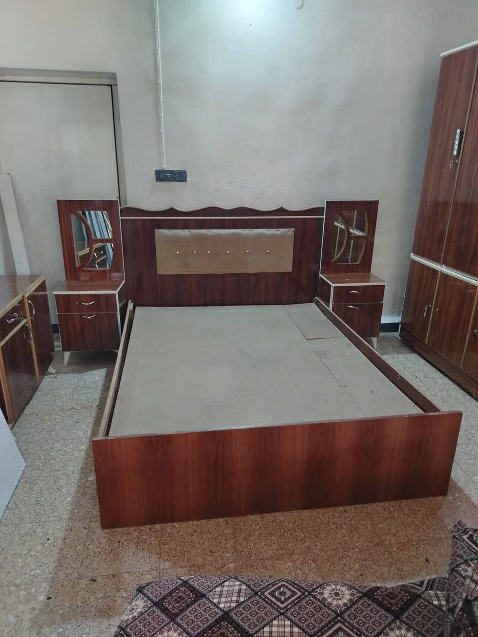 غرفة نوم ٣٢٥ الف شراي. اتصل مكان كركوك
***********
***********
