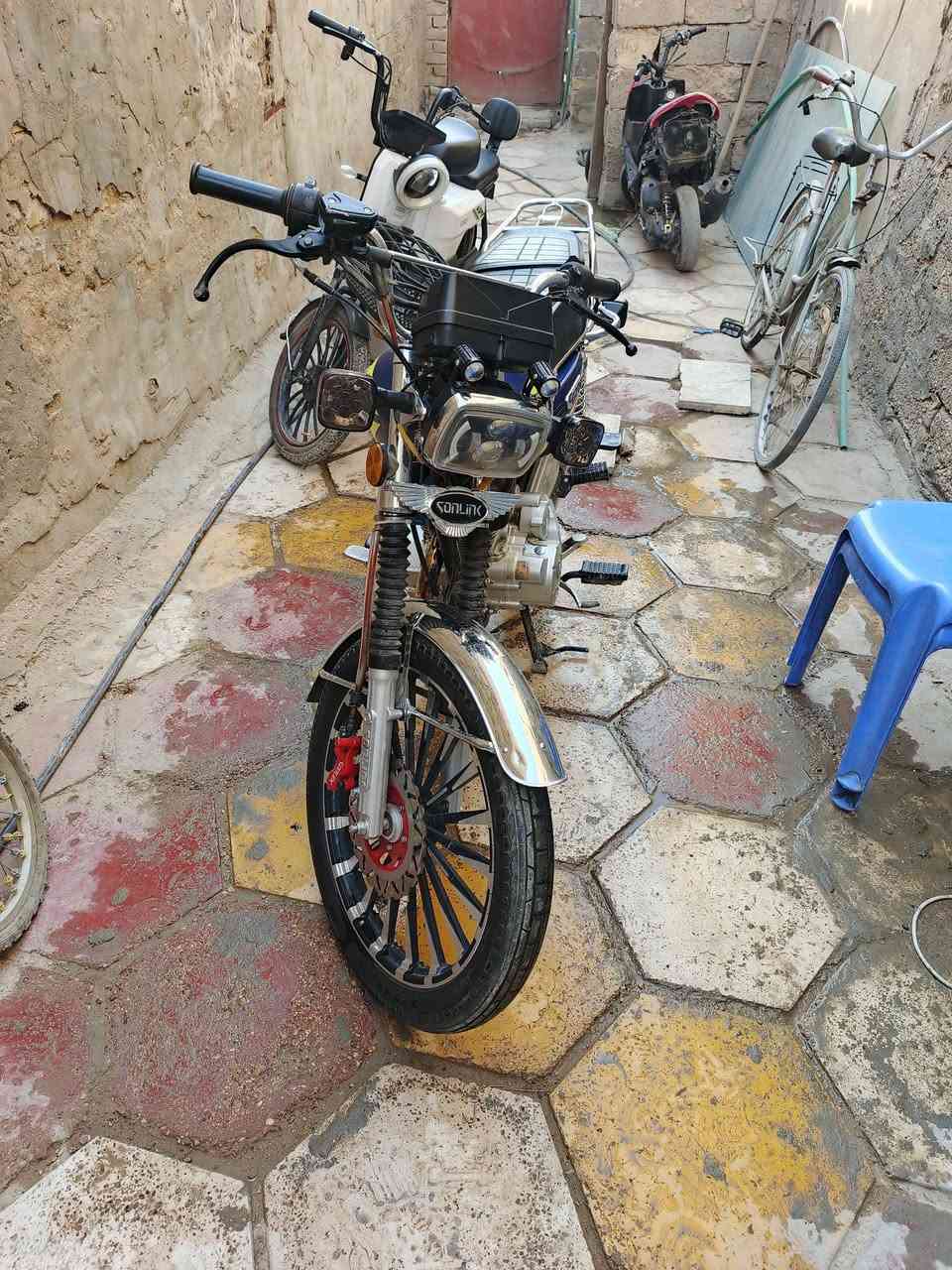 سلام عليكم دراجه سونك مديل 2025 200ccبرغي مامفتوح بالمكينه تجي تفحص وتاخذ بصمه بيه وماناقصه اي شي الشراي يتصل***********
