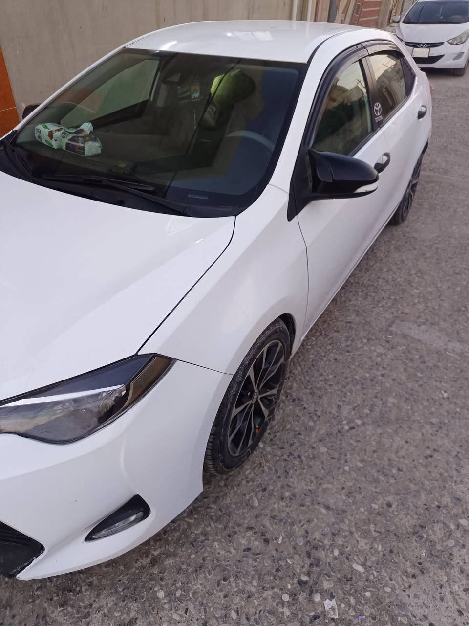 كورلا 2017 #السعـــر 125
بيها اربع قطع بارد بدون دواخل الچاملق الورى بي معجون زوج تواير جديد تحكمات ستيرن السيارة ما ناقصها شي كلشي ماتصرف عليها تحويل مباشر مكان السيارة الموصل حي الانتصار. اخوان بس الشراي يتصل ***********
