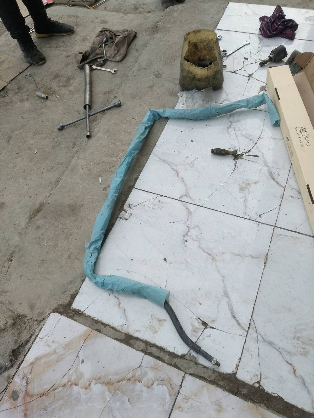 السلام عليكم سايبة 2015 كفالة شواصي سيارة حلوة وخير من الله مسويلها ادامة تبريد شغال بيها كام شفت فقط سيارة بسمي تحويل تاخذ هيئة وغرامة صفر بيها مجال بسيط حگ الجية مكاني بغداد مدينة الصدر 