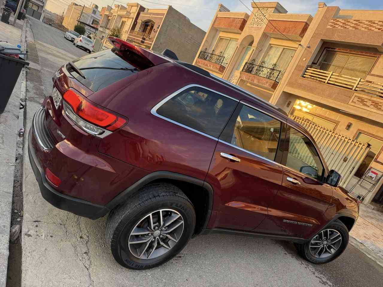 سلام وعليكم 
جيب لمتدد بلاص موديل 2022 
مواصفات فول كشنات جلد وكهرب ثنينهم حار هيتر 
شاشه حجم كبير رادار جانبي نقطة عمياه حساس خلفي 
اوتو بارك توقف ذاتي عند الرجوع كشن خزن سلايت فتحة سقف 
صندوك كهرب لايت زينون. تبريد خلفي مع هيتر فور ويل تشغيل عن بعد ماشيه 44000 الف بدون ايرباك داير خلفي مع  داير باب خلفي صبغ فقط الداير شبر من زاويت البونيد صبغ جاملغ السايق مبدل بلادي بدون دواخل بدون ايرباك عنوان السيارة اربيل 
سعر السيارة(240 )  بيها مجال سيارة ما ناقصها برغي 
***********
