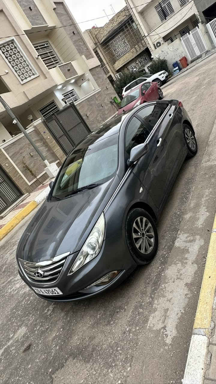 سلام عليكم
سوناته 2013
رقم كربلاء دولي ابسمي 
محرك 2000دوش 
محرك تبريد تدفئه حداديه كفاله 
عليها ادامه كامله 
مواصفات مري شفط ترحيب تحكم استيرن شاشه كامره وضعيتين قياده كشنات جلد قطعتين تبريد 
السياره بيه قطعه وحده صبع  و٣ قطع اكلير 
السعر ٩٨اوبيها مجال 
مكان كربلاء سيف سعد 
***********
