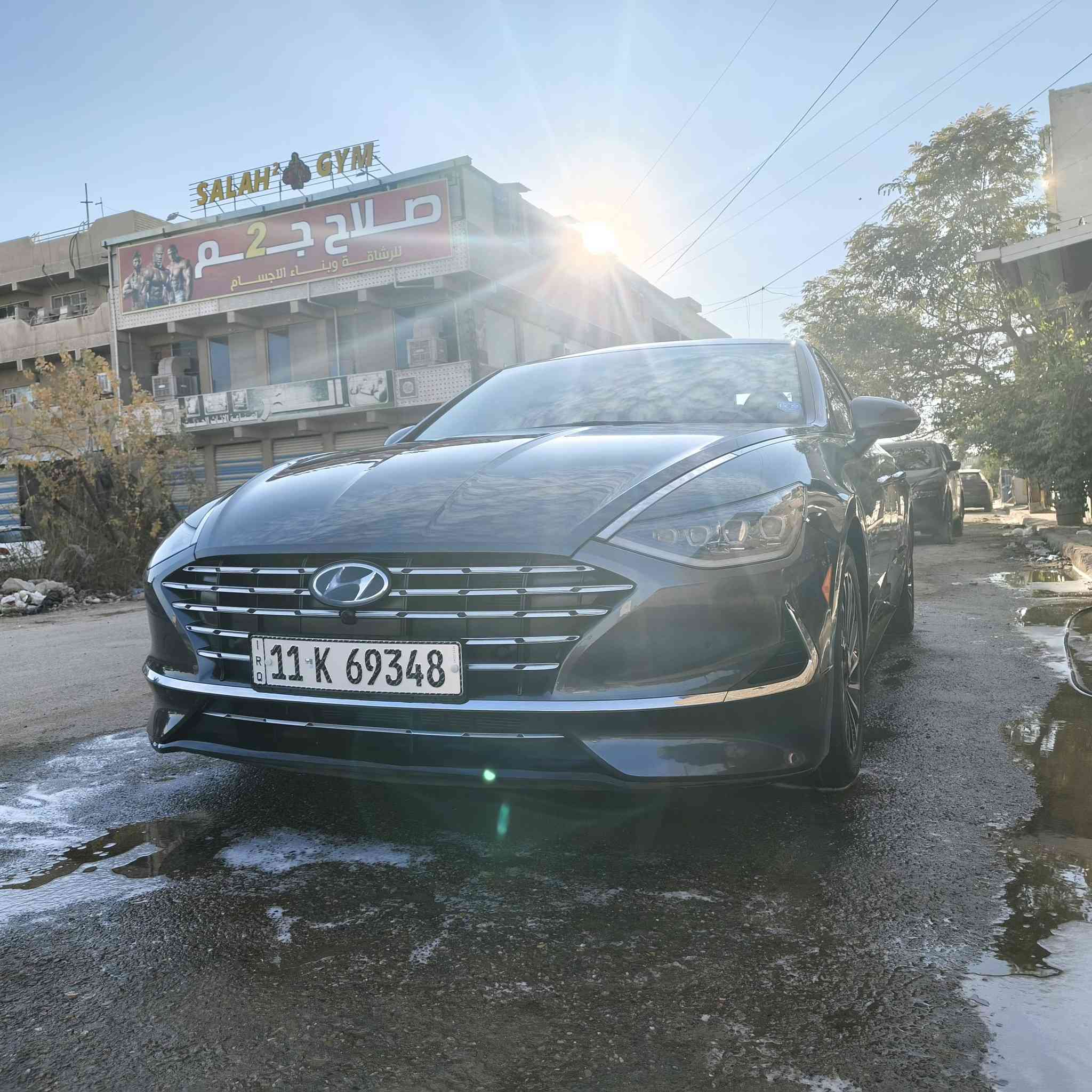 ‏سلام عليكم
‏للبيع فقط بدون مراوس
‏السيارة جديده بمعنى الكلمه 
‏سوناتا 2023 ليمتد هايبرد واحد على واحد اعلى فئه
‏  HYPER LIMITED VIP بلسوناتا
‏صرف البانزين انسا التفويله 50لتر تمشيك 950كلم 
‏ماشيه 23الف حاليا
‏حادث السياره فقط بارد PDR الجاملغ الخلفي الايسر بدون صبغ 
‏وبيهه قطعتين كلير بدون حادث من امريكا الجاملغ الخلفي الايمن والباب 
‏ومرقم بغداد 
‏المواصفات :
‏مكينه 2000 هايبرد
‏اعلى فئه
‏رادار امامي
‏رادار جانبي
‏رادار خلفي
‏حساسات امامي + خلفيه
‏بنوراما
‏سماعات سستم بوس
‏داتو شو يعرض عل الجامه الاماميه 
‏خمس كامرات محيطيه 360 درجه
‏تدفئه وتبريد المقاعد الاماميه
‏مقاعد كهربائيه وخزن ميموري
‏تدفئه الستيرن
‏قياده ذاتيه
‏توقف ذاتي عند الاقتراب
‏اشاير بلمري
‏قطعتين تبريد
‏شاحن لاسلكي
‏لد زنون بلادي
‏بردات خلفيه
‏طي المري عند الرجوع
‏وضعيات القياده /ايكو / كومفورت /سمارت /سبورت تشغيل عن بعد
‏تتقدم وترجع عن طريق البصمه
‏وبعد بيه هواي مواصفات ممذكوره  
‏لايت ذكي 
‏وماسحات اوتو  
‏السياره موجوده بغداد 
‏السعر   197 
‏للاستفسار اكثر اتصل عل الرقم 
‏***********
‏
