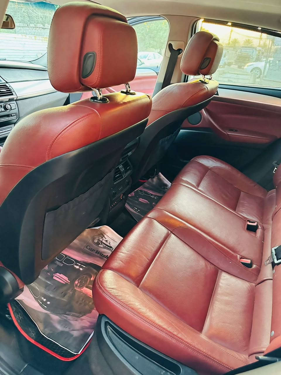 السلام عليكم 
BMW X6 2014 وكاله العروش 6 سلندر
سيارة جداً جديده ومابيهه اي نقص ع وضع الشركه 
المواصفات ... كثيرة جدا راح اذكر بعضها
جلد ... سلايد ... شاشة ... 5 كامرات ... حساسات امامي خلفي وجوانب ...
صندوق كهرباء ... سيدي جنجر 6 اقراص ويل اصلي شركة مميز ... بردات خلفيه بلاد ... شاشة وسطيه شغاله اوتو هولد هاندبريك بصمه ستيرن
كهرباء شفتات ستيرن
كشنات كهرباء داخل احمر
ستيرن كهرباء
والكثير من المواصفات
.. مكان السياره بغداد
جاهزه من كافة التفاصيل اي خلل بالدشبول او تحذير ماكو 

رقم ***********
‭0770 928 0713‬
