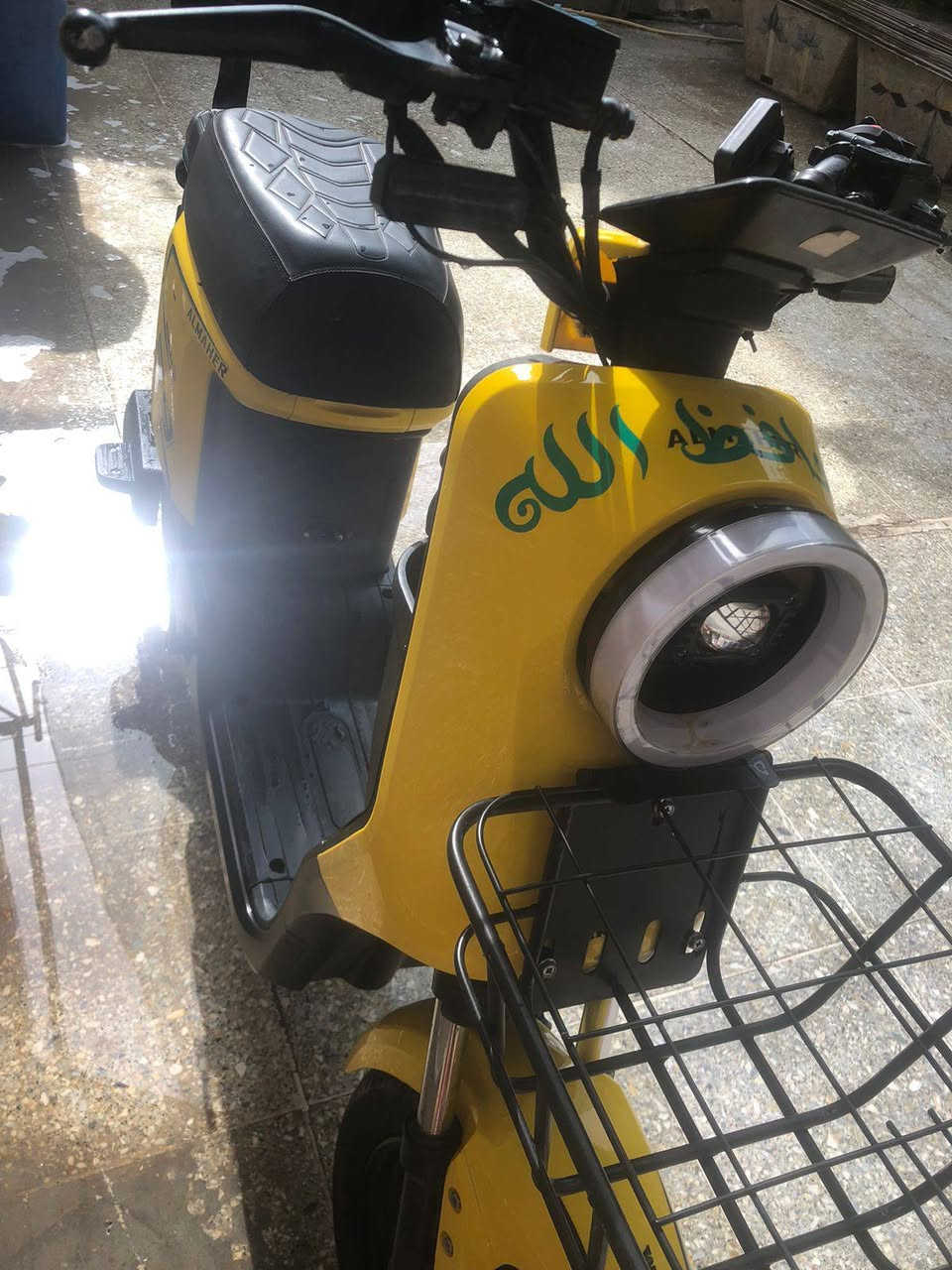 السلام عليكم R9 للبيع كامله فول مواصفات جديده على هذه الرقم ..***********
