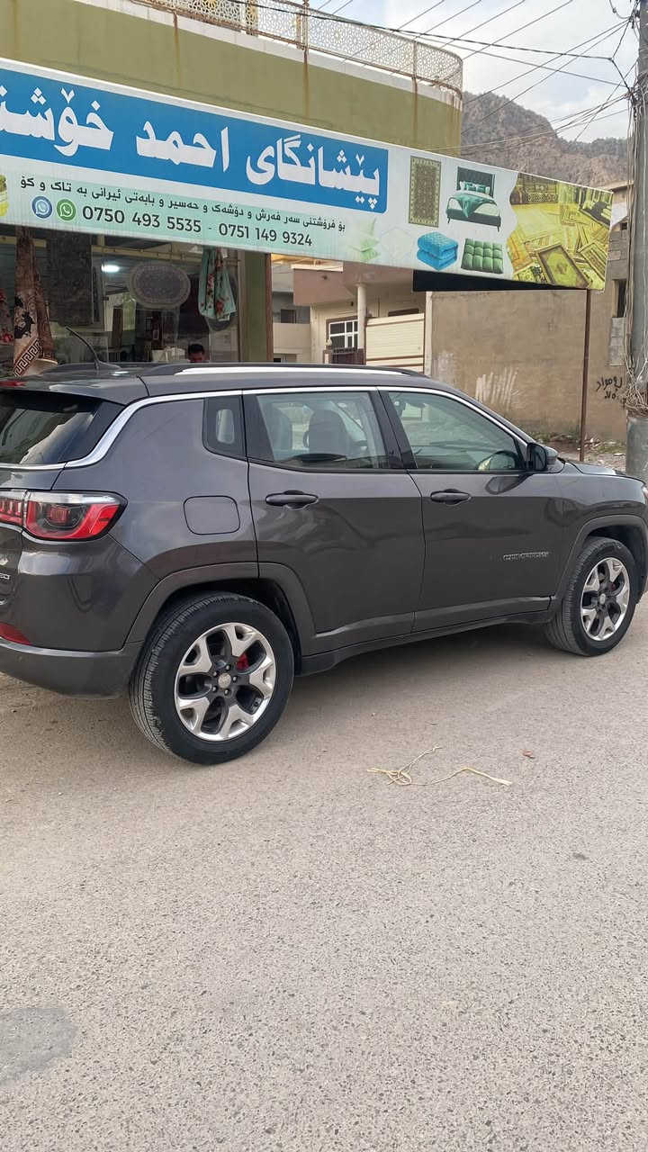 * مارکە: Jeep Compass
* مؤديل: 2017
* VIN (ژمارەی شاسی): 3C4NJDCB2HT631418
* مۆتۆری 2.4L Tigershark
* 180 HP
* سیستەمی 4×4 (Jeep Active Drive)
* پانۆرامای دوو بەش
* كوشن جلد
* كوشن كاره بايى
* كوشن هيته ر
* سوكان هيته ر
* به سمه 
* شه غال
* ئؤتؤ ستارت ستؤپ 
* کامێرای دواوه
* ئاوينه رادار
* فول فوله 
* ژماره موبايل :***********
* ناونيشان:رانيه
