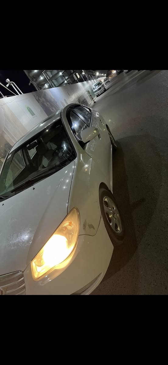 السلام عليكم 
الينترا 2011 خليجي 1600 
سلايد
الملاحظات بالصور موضحة 
بالاحمر صبغ وتعمير 
وبالازرق بارد وتكحيل 
المكان بغداد 
سيارة رقم دولي 
هزة جديدة 
السيارة بااااسمي ثاني يوم احولك 
للاستفسار 
***********
السعر 90 وبيها مجال 
كير ومحرك مكفولات 
شواصي ولغد وايرباك مكفولات
