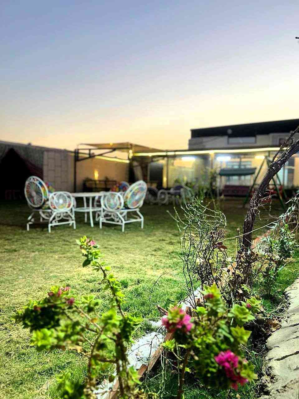 احجز مزرعتك يمنا واستمتع بالأجواء مع الاهل والأصدقاء 🥰
(مزارع البوعيثة) 
ترحب بكم
موثقة بتطبيق اجرلي
_♕_

1.نظام شفتات ونظام 24 ساعه 

1. نظام شفتات صباحي 
من 9ص لغاية 6 م

2. نظام شفتات المسائي
من 8 م لغاية 7 ص

♕
تحتوي المزرعه على... 

1. غرفتين نوم  .. واكو غرفة 1
2. صالة كاملة
3. حديقة واسعة 
4. مطبخ  كامل
5. مسبح
... كعدة عربية ...
مكانات خاصة لشوي... 
منظدة...... 
العاب اطفال..... 

كهرباء على مدار 24 ساعة

.. موقف سيارات يتسع اكثر من 10 سيارات♕__

***********‪

الدورة / البوعيثة
#اللهم_صل_وسلم_وبارك_على_نبينا_محمد
