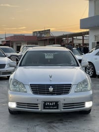 تويوتا كراون • ٢٠٠٥ • سلايد