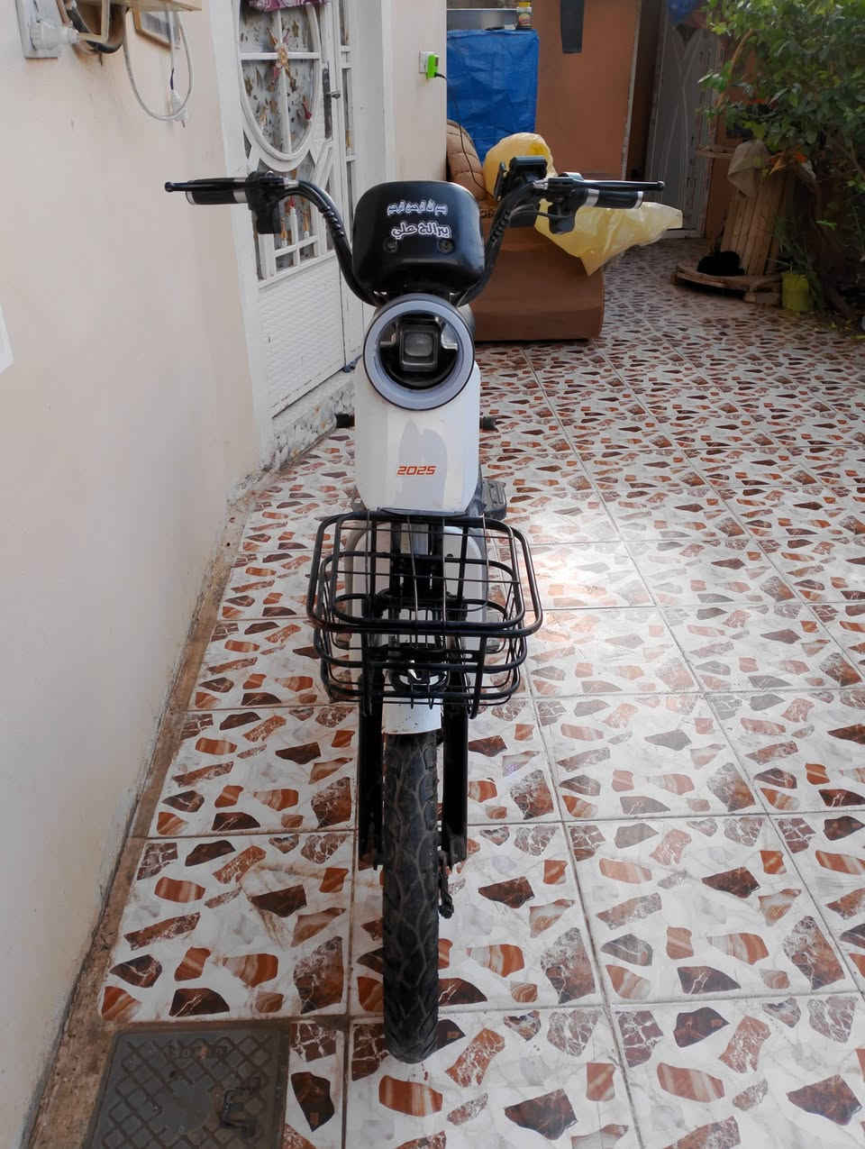 سلام عليكم ورحمة الله وبركاته
دراجه للبيع دراجه فول مواصفات 
دراجه جديد ونضيفة نضافه دراجه 95/100
حساسات تايرات جدد بطاريات جدد وياله جدد اشارات يمين ويسار ودبل اشارة دراجه جديد ونضيفة دراجه ما متعوبه من شقل البيت سعر 🔥🔥
اي ستفسار تصل 
***********
