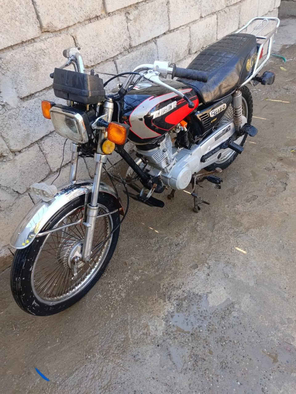 للبيع سخت إيران محرك لاصوت ولا دخن ويرمنيه شغالا سعر 290 وبي مجال شي قليل مكاني بل أيمن ستفسار ***********
