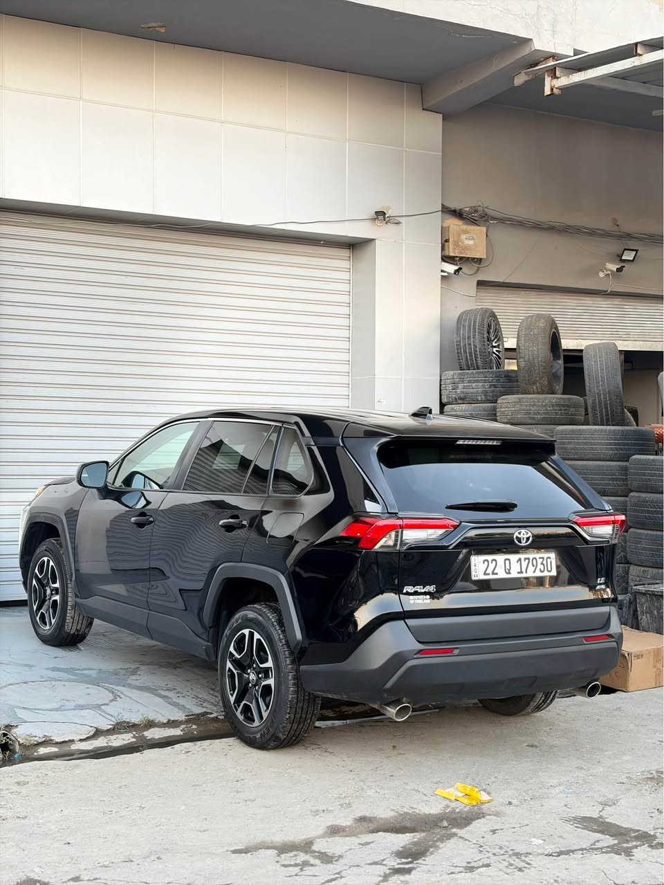 Toyota raf4 2022 XLE (awd)دەبل اکسلە
سەیارەکە زۆر جوانو نویە بەناو خۆمە یەک دینار مەسرەفی تیدا نیە و سەیارەکە زۆر توندو تۆلە 
سەیەرەکە فولمواسەفاتی بی سلایتی دەبل ئەکسلە 
سەنەوی هەزەو فەحسو ژینگەو ریگەوبانی هەتا ٢٠٣٠ نویە
سەیارەکە دو پارچەی دەحمەو چار پارچەی کلیری ئەمەریکایە 
٢ پارچەی دەحمە بۆنیتو چامرخ کەمەک ژۆریی هەیە 
٤ پارچەشی کلیری ئەمەریکایە 
***********
*********** أربيل, العراق
