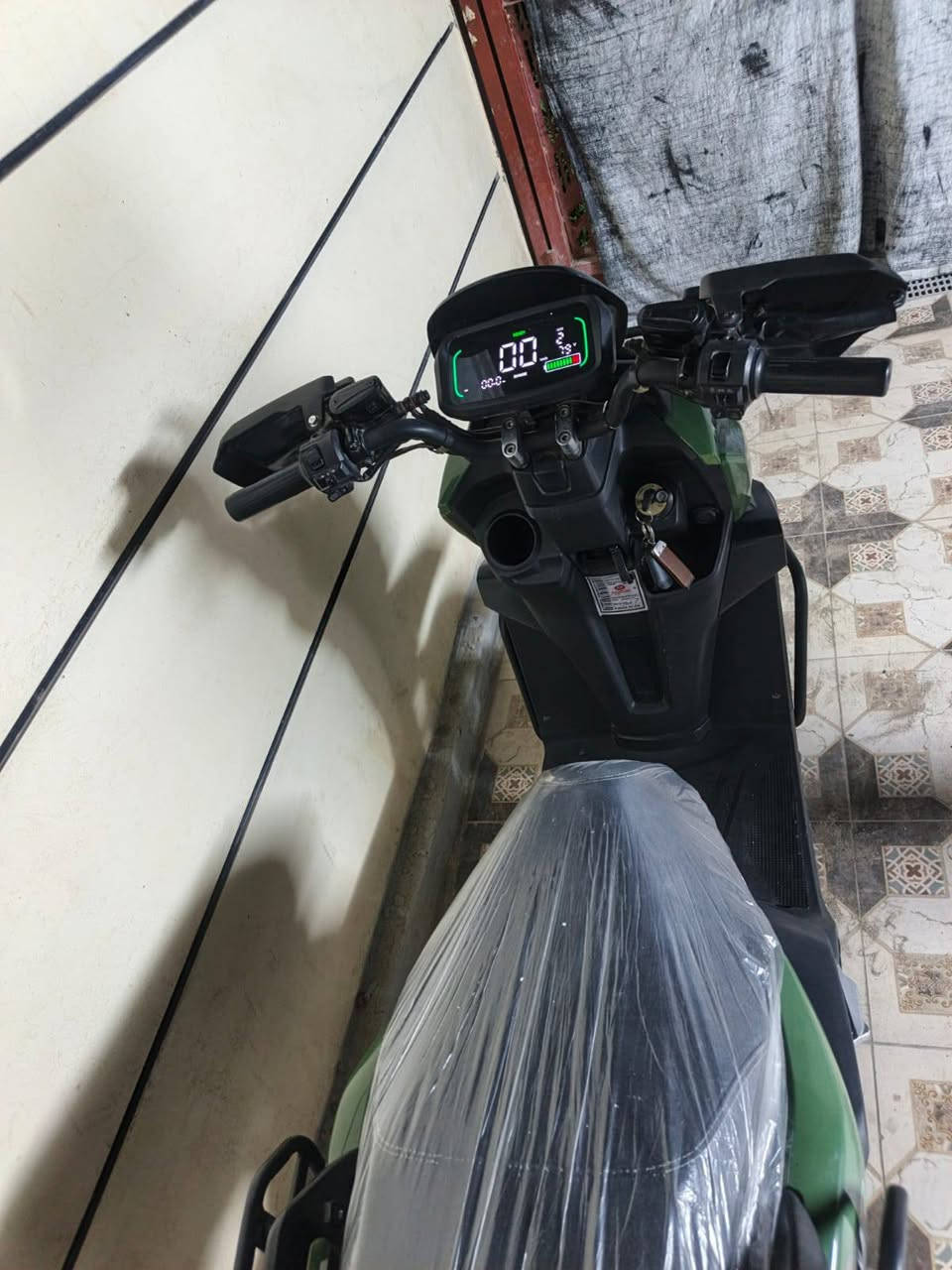 سلام عليكم اخوان عندي دراجةشحن
نوع  دراجة اباتشي  gr sport
٦بطاريات 
سرعتهة توصل ٦٥
لون اخضر 
السعر ١١٠٠
وبيهة مجال للشرايه فقط 
المكان بسماية 
للتواصل ‏‪***********‬‏
