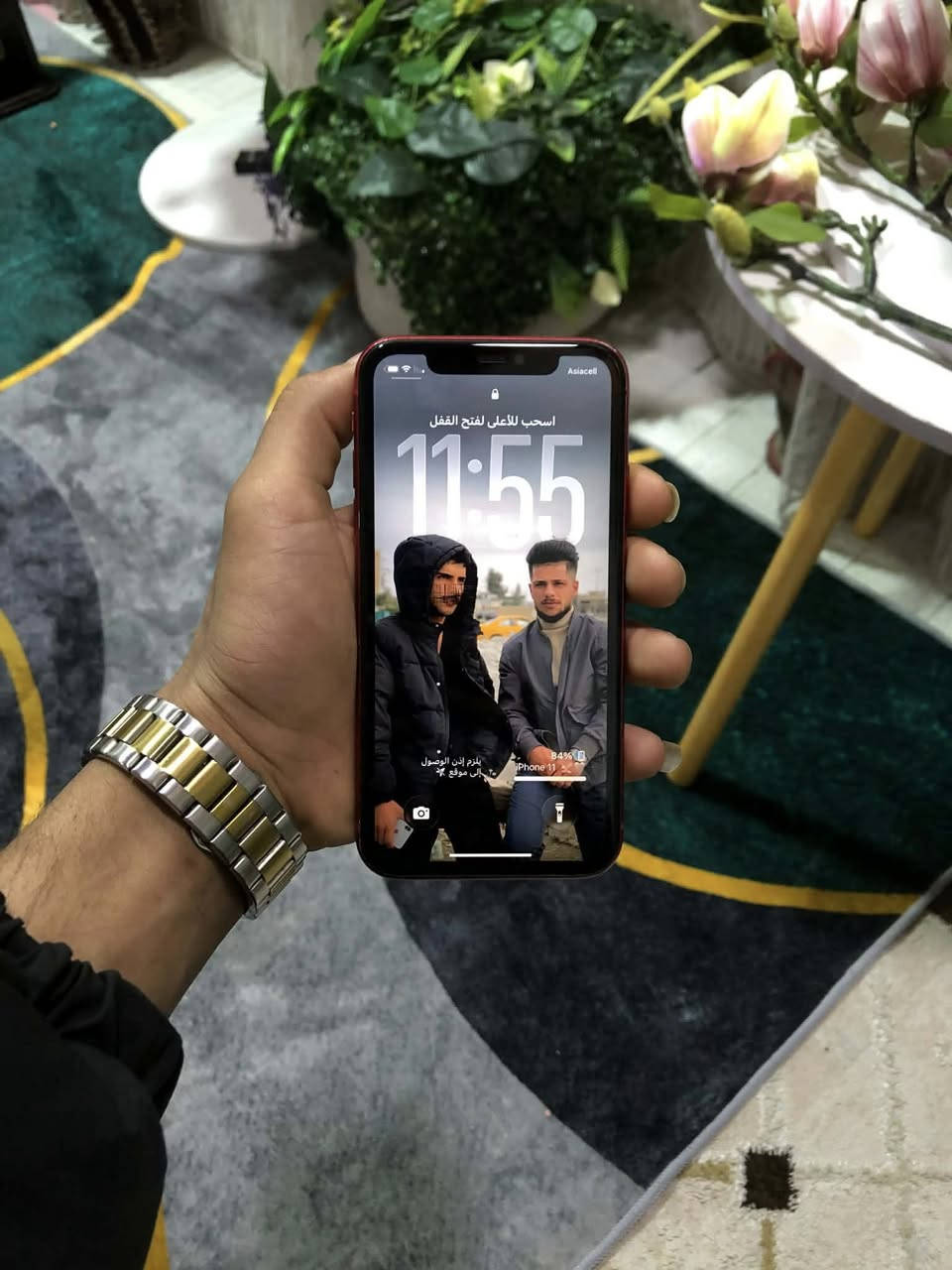 ايفون 11 كامرتين لون الاحمر المميز كلش حلو ومرتب 128 كيكه بطارية البلاديه 83 فقط مرفوع بطارية الى 99 ولباقي كله بلادي شاشه بلادي وفيس ايدي شغال وشرط للبيع سعر 225 الف شراي هاذه رقمي *********** والخاص مفتوح ♥️
