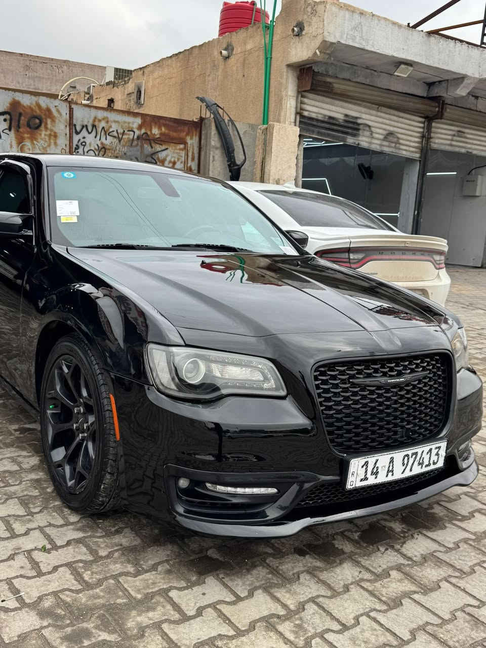 السلام عليكم اخوان اقرأ التفاصيل وانه خادم اوباما 2017اس ا اصليه  حادثهه سرقه  كل قطعها   مفتوحه وهنا صار بيهه رشت صبغ بدون حادث بلجاملغ الخلفي شرط اي دكه جاكوج ماكو   
السعر 175 وبيهه مجال للشراي  
وهذا رقم ***********
