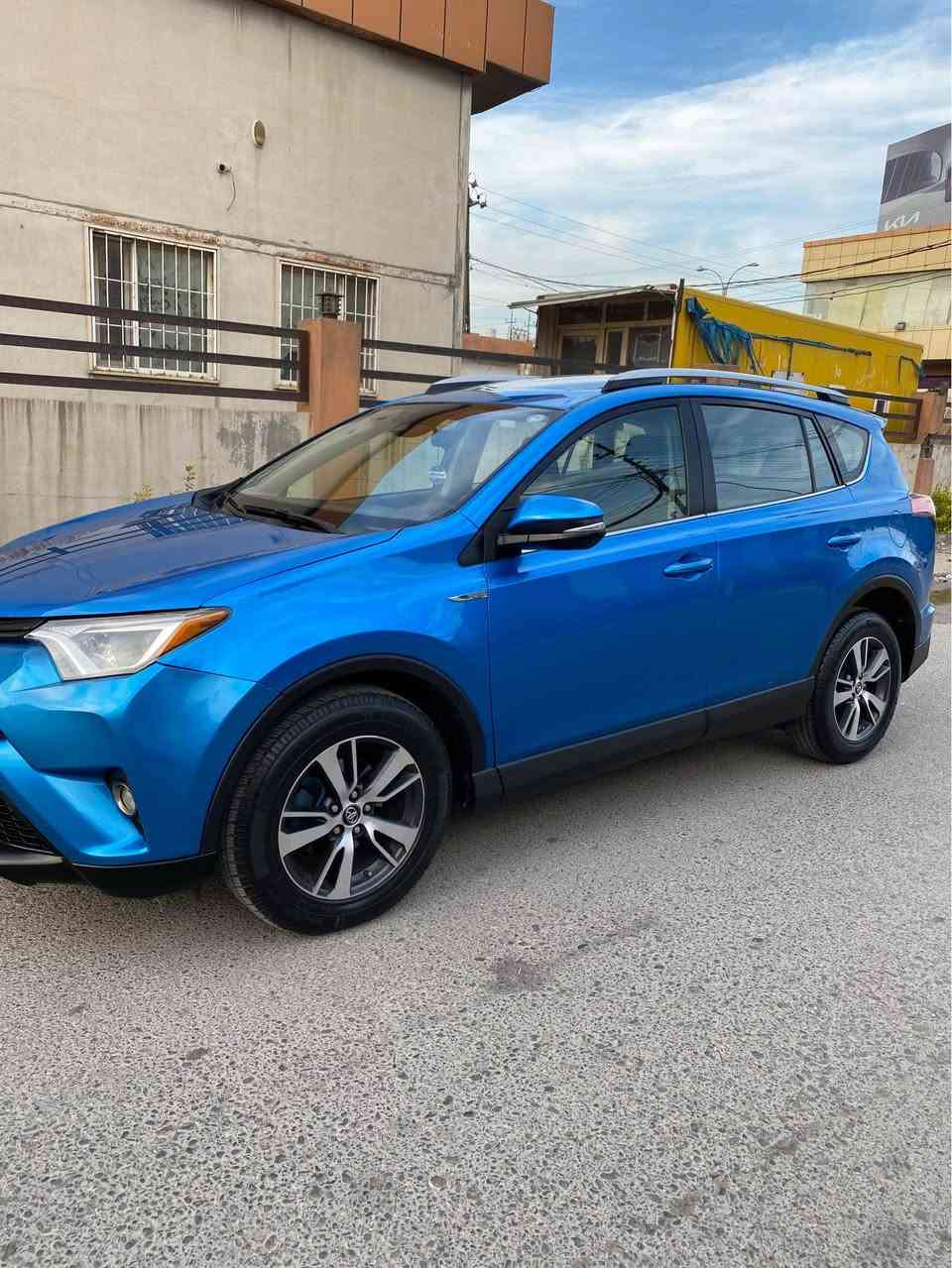 2017 RAV4-XLE
راف فۆر ٢٠١٧ دبل اکسل سلاید لون ممیز ماشیە ٨٣ الف میل -تاخم تایر و هزەوفحص جديده -مفتاح عدد ٢ ، صدر سياره جديد ، رقم جديد ، تحويل بشرط نفس اليوم 
ملاحظه: سياره فقط للبيع ومجال بسيط للطبين 
ت: *********** وتساب أربيل, العراق
