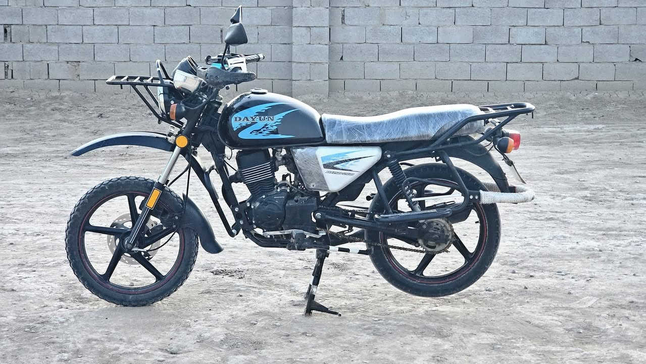 سلام عليكم دراجة البيع موديل 2022وراق سكنر  كفالة عامة دراجة خير من الله مكان واسط الصويرة شارع عشرين متواجد خاص او ***********.      ***********الستفسار 🫡
