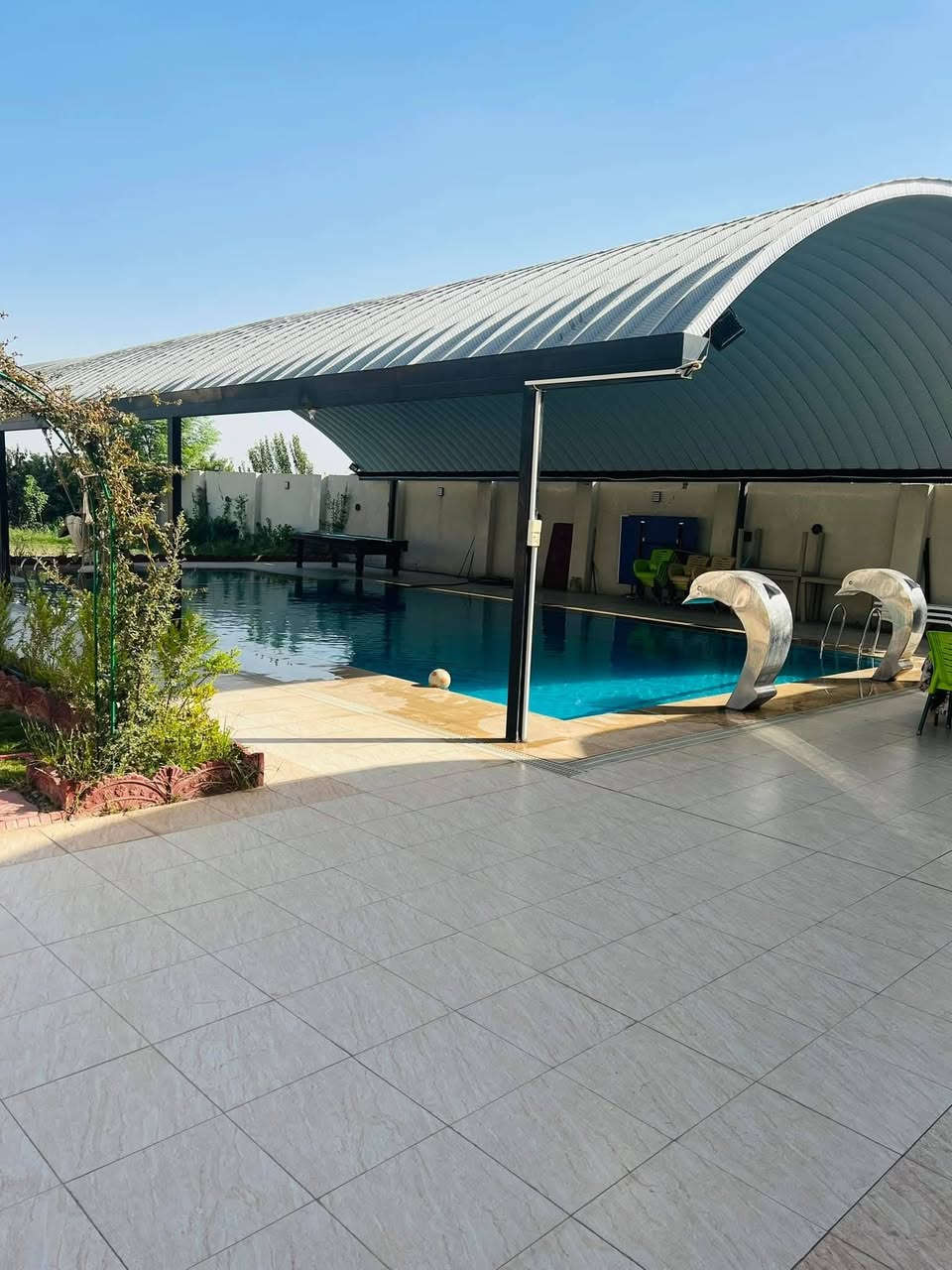 متوفرة طيلة ايام الاسبوع 
مزرعة متكاملة VIP 💥 راقية جدا 

استمتع بلهدوء وراحة البال لاتفكر ولاتحتار 
يمنه كلشي تريدة موجود💪
يتوفر صالة كبيرة   😊
مع كراج (طرمة) امام الصالة 😇😇
حوض كبار  مع حوض اطفال مع جلسات على الماء  🤩

تحتوي على حديقه  💥🤩  

تحتوي على غرفه ومؤثثة بلكامل 
كهرباء 24h والمزرعة مكيفة بلكامل 😇
المزرعة لاينقصها شئ انشاء الله
 
ونعمل بنضام الشفتات والايام 🤗
مزرعة متكاملة من كل شيئ انشاء الله ويشرفونه عوائلنه الكرام  الاستفسار الاتصال على الرقم أو مراسله الواتساب ***********
