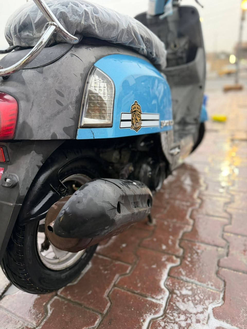 سلام عليكم ماكس بوليس دراجه مكفوله 
مابيه اي نقص ختم واحد سواد وكفر وكشن ومكينه 
دراجه بلاديه مال جناي مابيه نقص بس دشبول شاشه كافيه لباقي كله مكفول مكاني بغداد الشعب مكلف بل نشر 
***********
