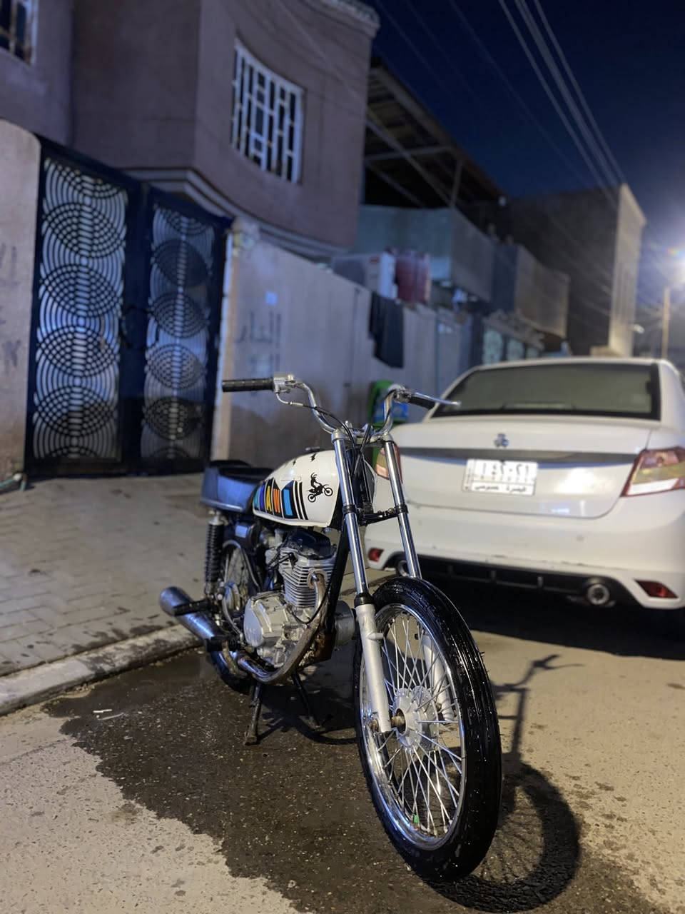 السلام عليكم من رخصه الادمن دراجه ايراني حلوه شغل وطلع كامله مانقصها شي مكفوله من سرقه مكاني قبله حي المهندسين سعر 300 رقمي ***********
