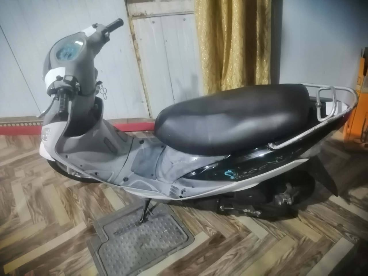 دراجه ماكس منغولي للبيع مديل 2007 مزوده بوشه 55الدراجه نضيفه كلش ماعوزه شي الدراجه احله من الصوره السعر 500وبيه مجال بصيط رقم الهاتف *********** مكان حله قضاء الكفل
