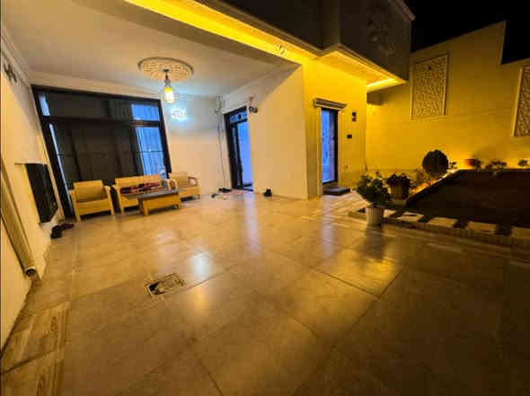 فيلا للبيع من طابقين بناء حديثZero مودرن مبنيه بأحدث المواصفات الهندسية  البناء فول موردن بطراز عالمي وبأشراف كادر هندسي مميز فول ديكورات مغربية 

(طابو ملك صرف بأسم شخص واحد شرط التحويل )

المساحة :- 300متر واجهة 12,5في موقع مميز جدا اتجاه شروق شمس 

ملاحظة  الـدار يباع مع الاثاث بل كامل  يعني بس تجيب ملابسك الخاصة وتكعد 

#الموقع :- كركوك - حي الواسطي -  خـلف المعوقين 
يقع على شارع عريض اتجاه شروق شمس 

حيث تحتوي على استقبال كبير  

 ومطبخ حار بارد  وهول داخلي وغرفة نوم عدد2    وحديقة 

ط2 يتكون استقبال وهول داخلي وغرفة نوم عدد2 

داخلية مطله ع الهول 
إضافه إلى هول جلسة خاصه للعائلة 

وحديقة خارجي وكراج يحوي سيارتين ومغاسل خارجية خاصة بالضيوف 

بالإضافة إلى مخزن للمواد الغذائية وغرف ستور للملابس الشتوية والصيفية ومخزن للحقائب وغرف خاصة لغسيل الملابس 
علما ان الفلة مزودة بنظام كامريات المراقبة ومنظومة للطاقة الشمسية ونظام التبريد المركزي منفصل كل طابق عن الاخر 

(تسليم المفتاح مباشر للمشتري 

السعـــر. 310 مليون مع المجال

—————————————————————              

العقار #حصرًا لدى مكتبنابأمكانكم عرض عقارتكم لدينا سواء كانت #بيــع أو #أستثـمار ‏‎زبائننا الكرام بِكُم نَرتقي ونَتشرف بزيارتِكم ونَفتخر بخِدمتِكم

* نستقبل جميع عروضاتكم السكنية 🏠 والتجارية 🏡 بكافة مناطق كركوك  
............................_.....

للمزيد من المعلومات مراجعة مكتب جنة العراق للعقار 

حي الــــــواسطـــي 

في السايدين اذعة الرشيد 
 
قرب مسجد نور الدين الزنكي 

او الاتصال على الرقم 

📞  ***********
