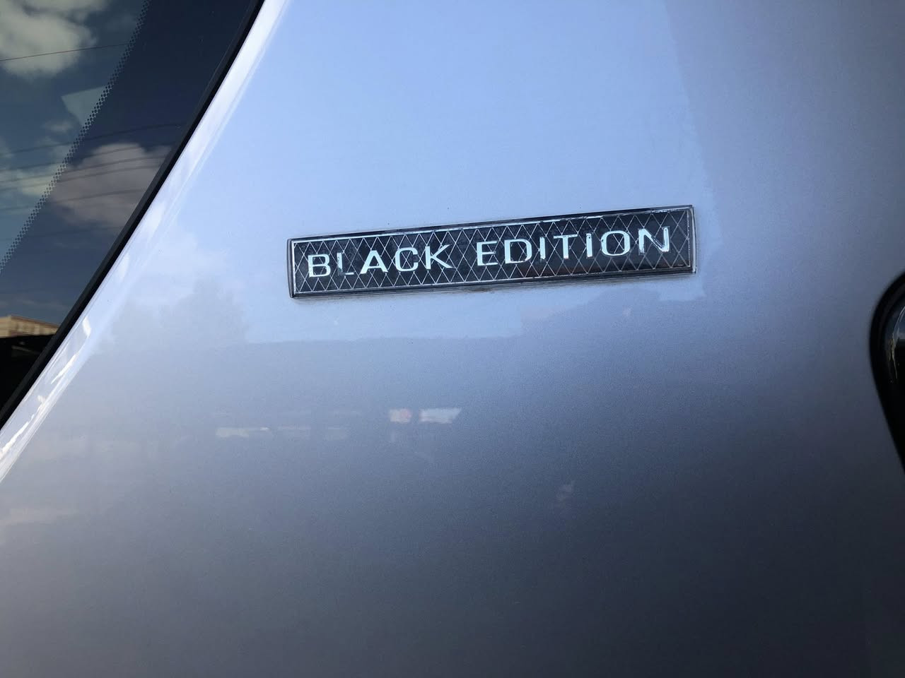 السلام عليك للبيع تويوتا نوع برادو فئة  VX   بلاك ادشن فول مواصفات اعلى مواصفات موجودة في البرادو والصور توضح المديل ٢٠١٤  ماشية ١٢٨ كيلو متر السيارة حلو وجديده وجاهزه بدون صبغ بيها بارد في الباب الخلف السائق مكان صغير جداً السياره رقم بغداد بسمي للاستفسار الاتصال على الرقم *********** بي وتساب السعر ٣٢ الف دولار ـ ـ
