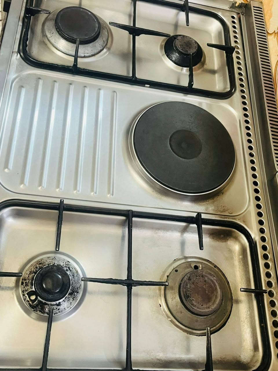 السلام عليكم عندي طباخ و ثلاجه للبيع
الطباخ نظيف كلش وناره زينه وفرن هم يشتغل سعره 100
ثلاجه جديده ونظيفه كلش وتجمد سعرها 125


**إذا كنت صاحب هذا الإعلان وتريد حذفه لأي سبب، رجاءا أرسل رسالة إلى الدعم الفني**