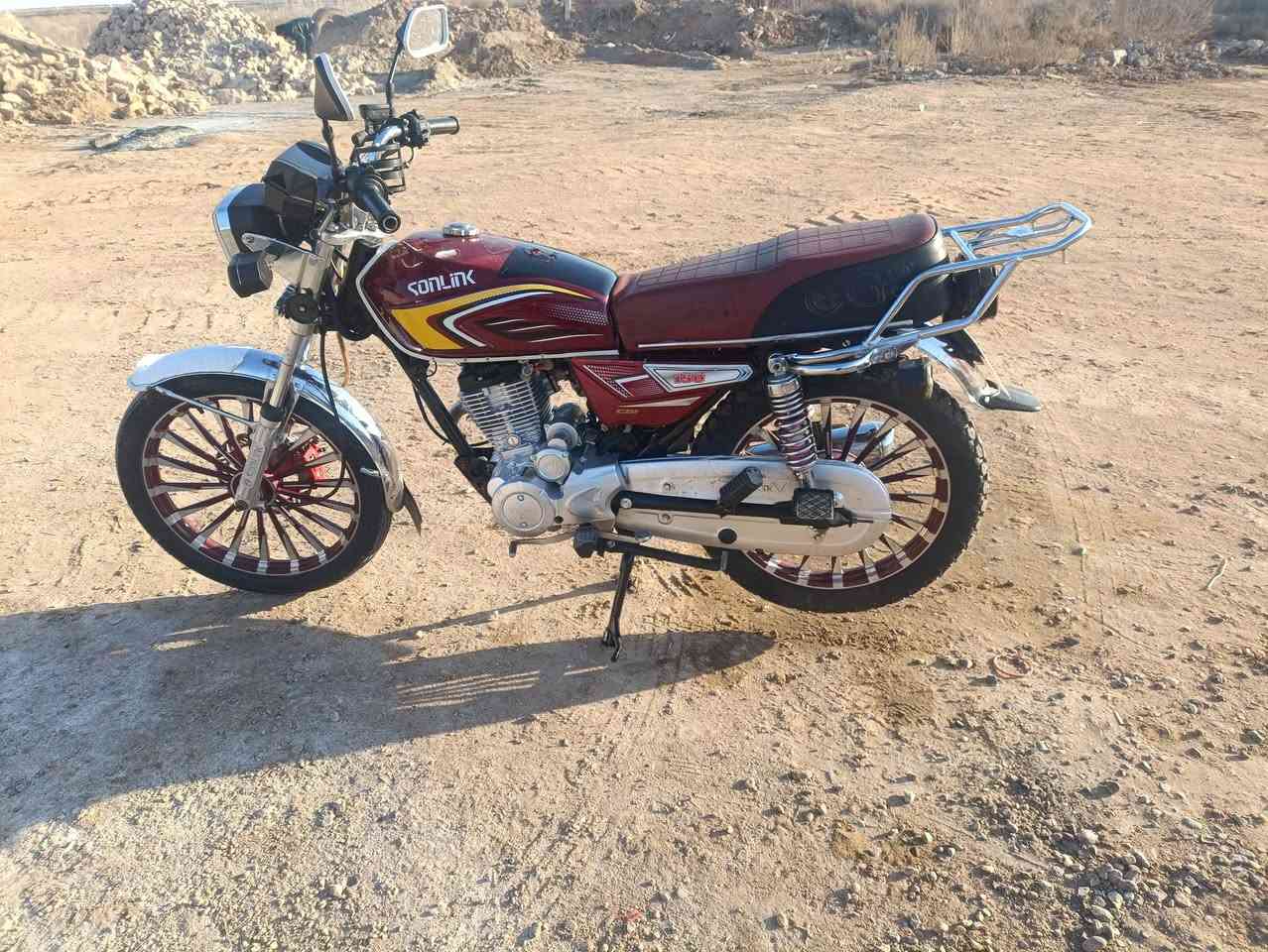 دراجه للبيع موديل 24 فقط منفيس السعر 700 وبي مجال
للاستفسار ***********
